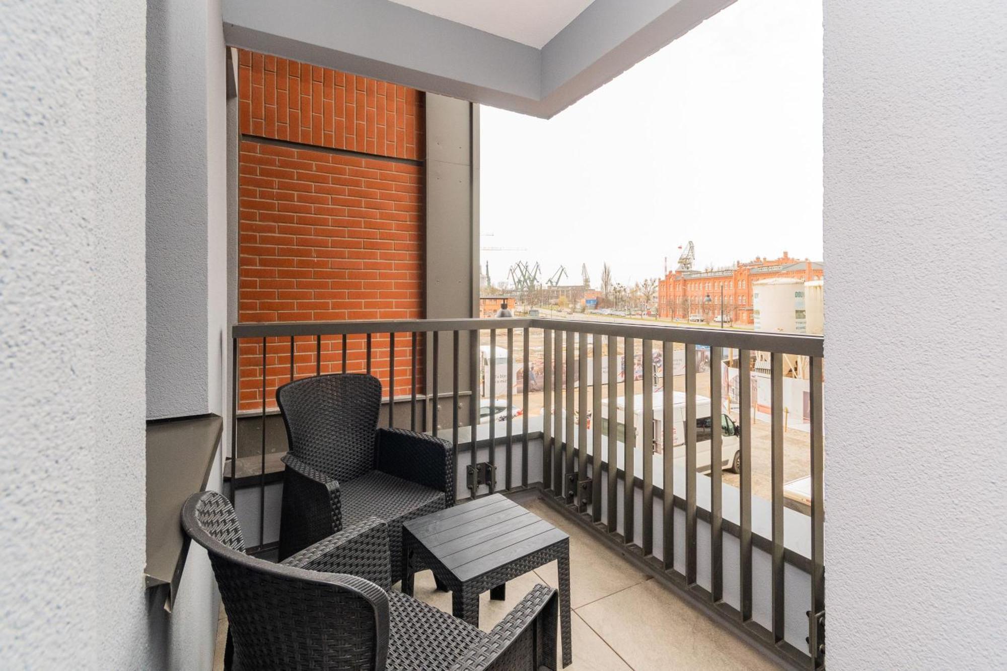 Grand Apartments - Doki Living & Foodhall Gdansk Exterior photo